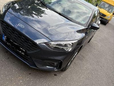 Używany Ford Focus ST-Line 125 KM (91 kW) 2020 Niebieski Sedan/Limuzyna