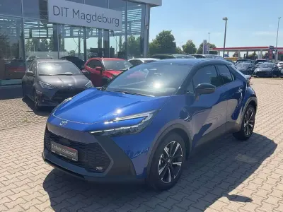 Neu Toyota C-HR 140 PS (102 kW) 2026 Blau SUV