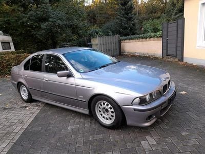 BMW 528