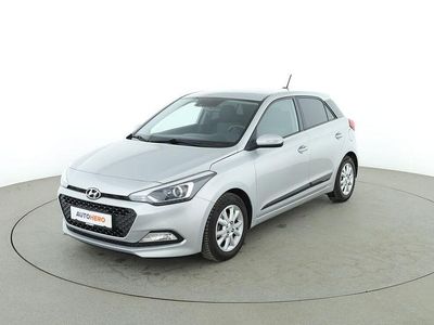 Gebraucht Hyundai i20 Comfort 101 PS (74 kW) 2017 Silber Limousine