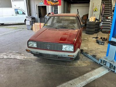 Second-hand VW Jetta 54 CP (39 kW) 1985 Roșu Berlinǎ
