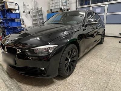 Usata BMW 318 Comfort Edition 143 CV (105 kW) 2012 Nero Berlina