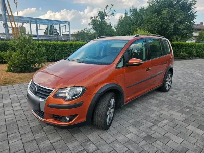 Gebraucht VW Touran 105 PS (77 kW) 2009 Orange Van / Kleinbus