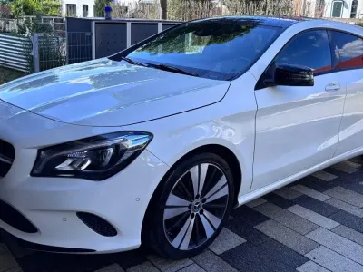 Gebraucht Mercedes CLA200 Shooting Brake 156 PS (114 kW) 2017 Weiß Kombi