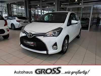 Gebraucht Toyota Yaris Comfort 99 PS (72 kW) 2014 Pure) white ii (weiss Kleinwagen