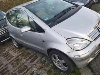 Usata Mercedes A160 102 CV (75 kW) 2003 Argento Utilitaria