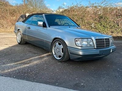 Gebraucht Mercedes E320 AMG 220 PS (161 kW) 1994 Silber Cabrio