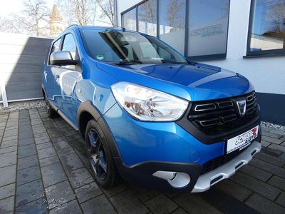 Gebraucht Dacia Lodgy Celebration 116 PS (85 kW) 2017 Blau Van / Kleinbus