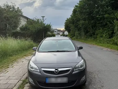 Gebraucht Opel Astra Sport 160 PS (117 kW) 2012 Grau Kombi