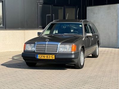 Gebraucht Mercedes 300 147 PS (108 kW) 1988 Braun Kombi