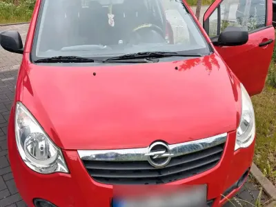 Gebraucht Opel Agila 60 PS (44 kW) 2008 Rot Kleinwagen