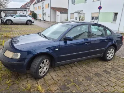 Begagnad VW Passat 125 HK (91 kW) 2000 Blå Sedan