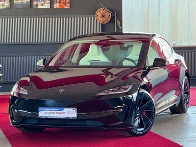 Begagnad Tesla Model 3 Performance 461 kW (627 HK) 2024 Svart Sedan
