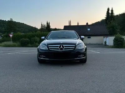 Używany Mercedes C320 Avantgarde 224 KM (164 kW) 2007 Czarny Sedan/Limuzyna