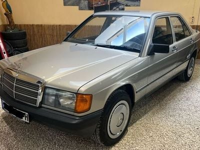 Gebraucht Mercedes 190 102 PS (75 kW) 1987 Silber Limousine