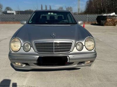Mercedes E280