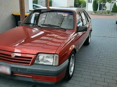 Gebraucht Opel Ascona 75 PS (55 kW) 1987 Rot Limousine
