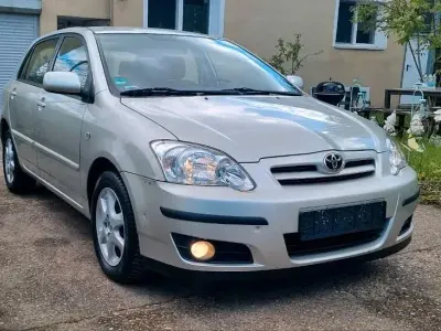 Gebraucht Toyota Corolla 110 PS (80 kW) 2006 Silber Kleinwagen
