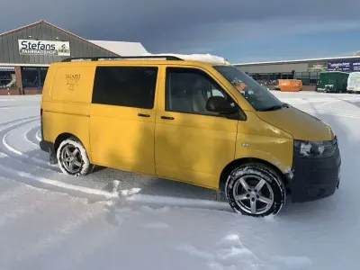 Używany VW Transporter 84 KM (61 kW) 2011 Żółty Van