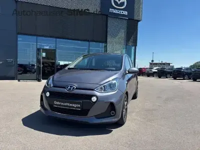 Gebraucht Hyundai i10 Trend 67 PS (49 kW) 2018 Grau Kleinwagen