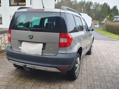 gebraucht Skoda Yeti 2.0 TDI 4x4 DSG Ambition Plus Edition A...