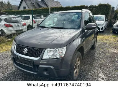 Second-hand Suzuki Grand Vitara City 106 CP (77 kW) 2010 Negru SUV