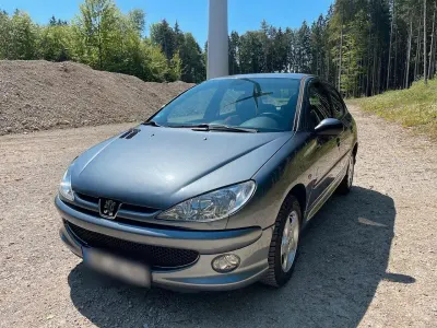 Używany Peugeot 206 75 KM (55 kW) 2008 Szary Hatchback