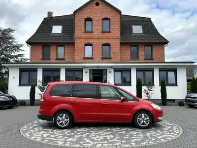Gebraucht Ford Galaxy Ghia 140 PS (102 kW) 2008 Rot Van / Kleinbus