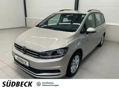 Gebraucht VW Touran Comfortline 122 PS (89 kW) 2024 Ivory silver metallic Van / Kleinbus