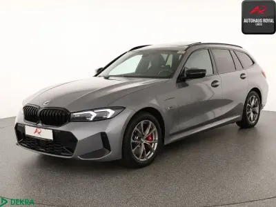 Gebraucht BMW 330e M Sport 292 PS (214 kW) 2022 Skyscraper grau Kombi