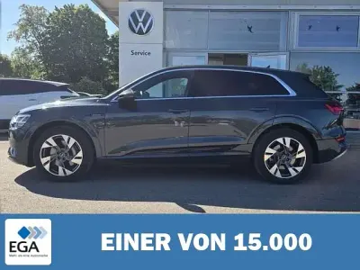Gebraucht Audi e-tron Advanced 300 kW (408 PS) 2023 Grau metallic SUV