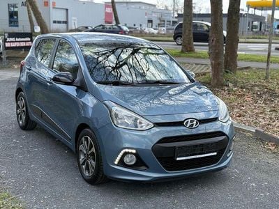 Gebraucht Hyundai i10 Edition 67 PS (49 kW) 2015 Blau Kleinwagen