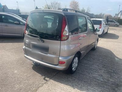 Gebraucht Toyota Yaris 75 PS (55 kW) 2004 Silber Kombi