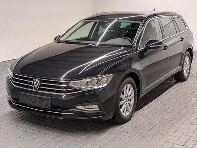 Gebraucht VW Passat 150 PS (110 kW) 2022 Tiefschwarzmet. (metallic) Kombi