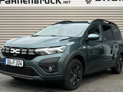 Gebraucht Dacia Jogger Expression 159 PS (116 kW) 2025 Grün Van / Kleinbus