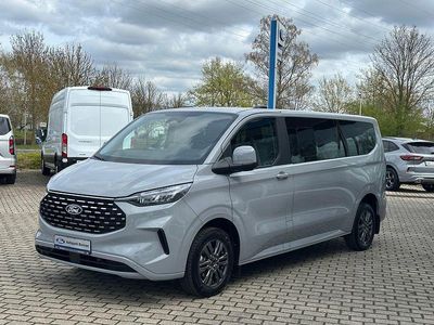 Usata Ford Tourneo Titanium 136 CV (100 kW) 2025 Grigio Monovolume