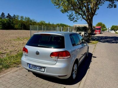 Usata VW Golf VI Style 105 CV (77 kW) 2011 Argento Utilitaria