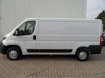 Second-hand Opel Movano Edition 140 CP (102 kW) 2024 Alb Van