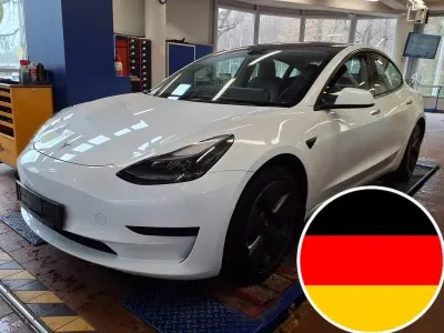 Gebraucht Tesla Model 3 Standard Range 225 kW (306 PS) 2022 Weiß Limousine