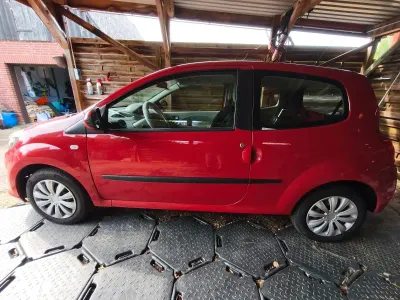 Gebraucht Renault Twingo 76 PS (55 kW) 2009 Rot Kleinwagen