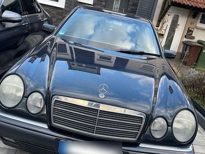 Gebraucht Mercedes E200 Elegance 136 PS (100 kW) 1999 Blau Limousine