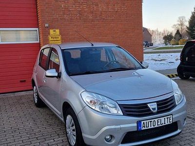 Gebraucht Dacia Sandero 74 PS (54 kW) 2009 Silber Limousine