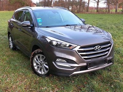Gebraucht Hyundai Tucson 116 PS (85 kW) 2015 Grau SUV