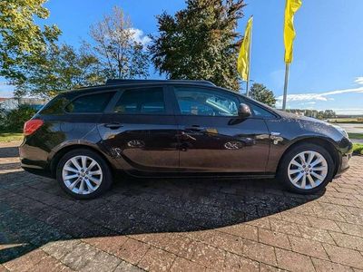 Unbekannt (metallic) Gebraucht 2013 Opel Astra Active Kombi | 6.500 € (Teuer)