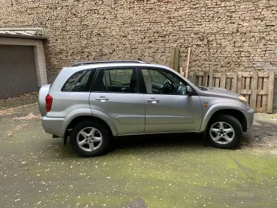 Gebraucht Toyota RAV4 116 PS (85 kW) 2003 Silber SUV