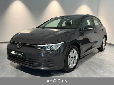 Gebraucht VW Golf VIII Life 150 PS (110 kW) 2022 Grau Limousine