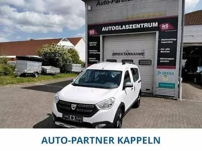 Weiß Gebraucht 2017 Dacia Dokker Celebration Van / Kleinbus | 10.499 € (Fairer Preis)