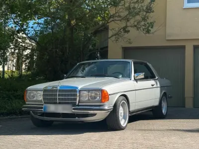 Gebraucht Mercedes 280 185 PS (136 kW) 1981 Silber Coupé