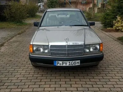 Gebraucht Mercedes 190 110 PS (80 kW) 1991 Beige Limousine