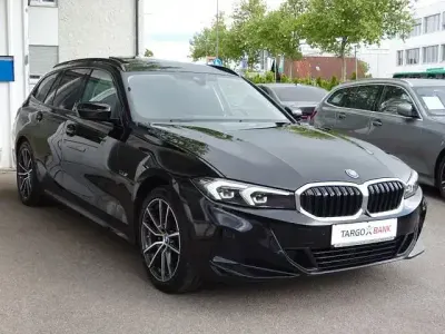Używany BMW 330e Sport Line 292 KM (214 kW) 2022 Czarny Kombi